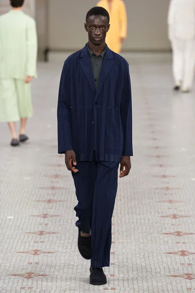 Look 23